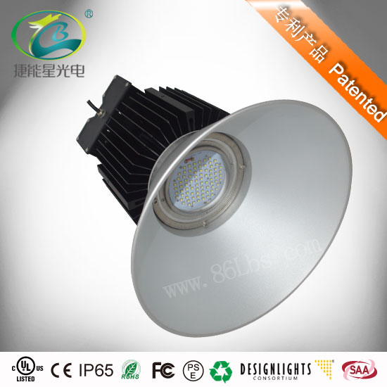 600W LED工礦燈經(jīng)過溫度測(cè)試合格 自主研發(fā)產(chǎn)品